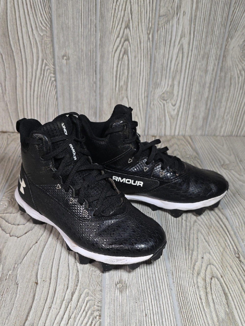 Under Armour Hammer Mid RM Football Cleats Youth Size 2.5Y